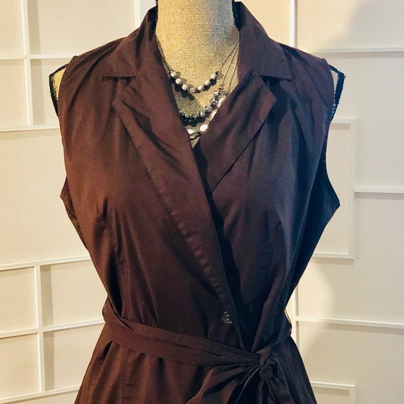 Apostrophe stretch wrap sleeveless shirt - Picture 2 of 7